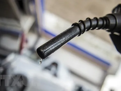 Giá dầu thế giới giảm xuống mức thấp nhất kể từ tháng 2/2022