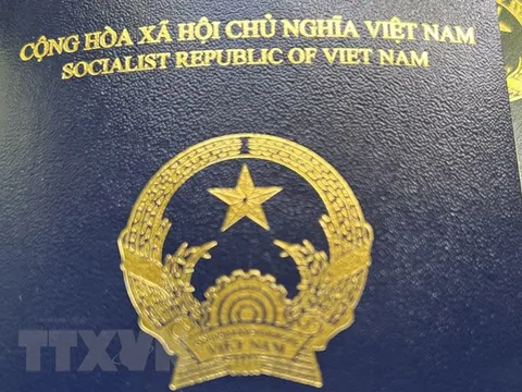 ĐSQ Việt Nam tại Séc ghi bị chú nơi sinh vào hộ chiếu mẫu mới